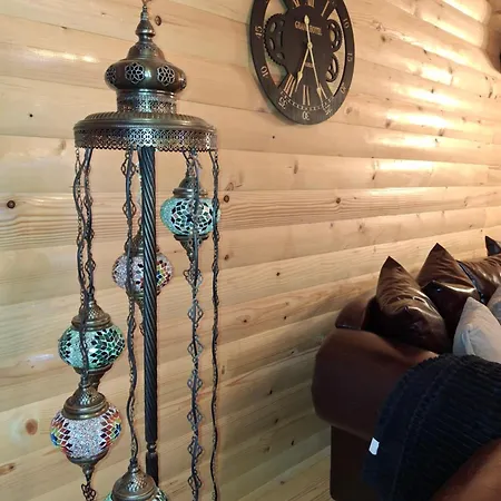 Na Dlanu Vikendica Sjenica